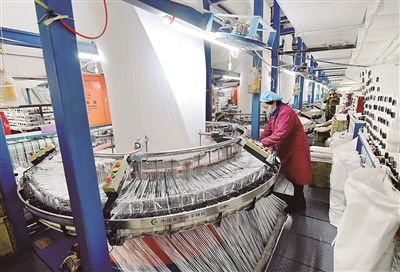 瞄準(zhǔn)市場研發(fā)環(huán)保包裝袋，環(huán)保設(shè)備創(chuàng)新驅(qū)動產(chǎn)業(yè)升級